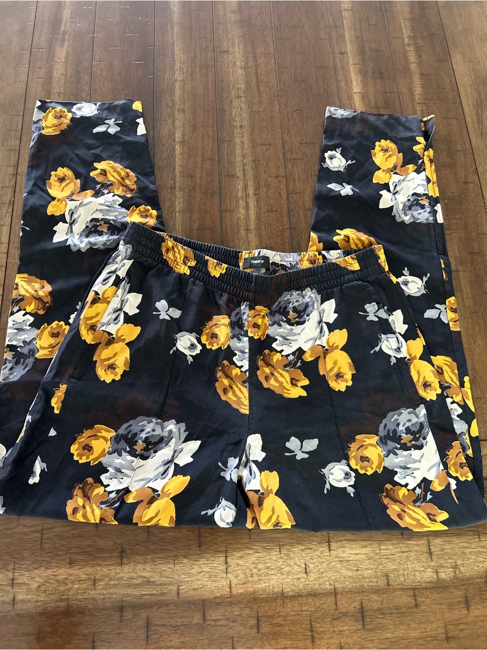 Theory 100% Silk Floral Pull On Pants Women’s Size 10 Ankle Zip Pants